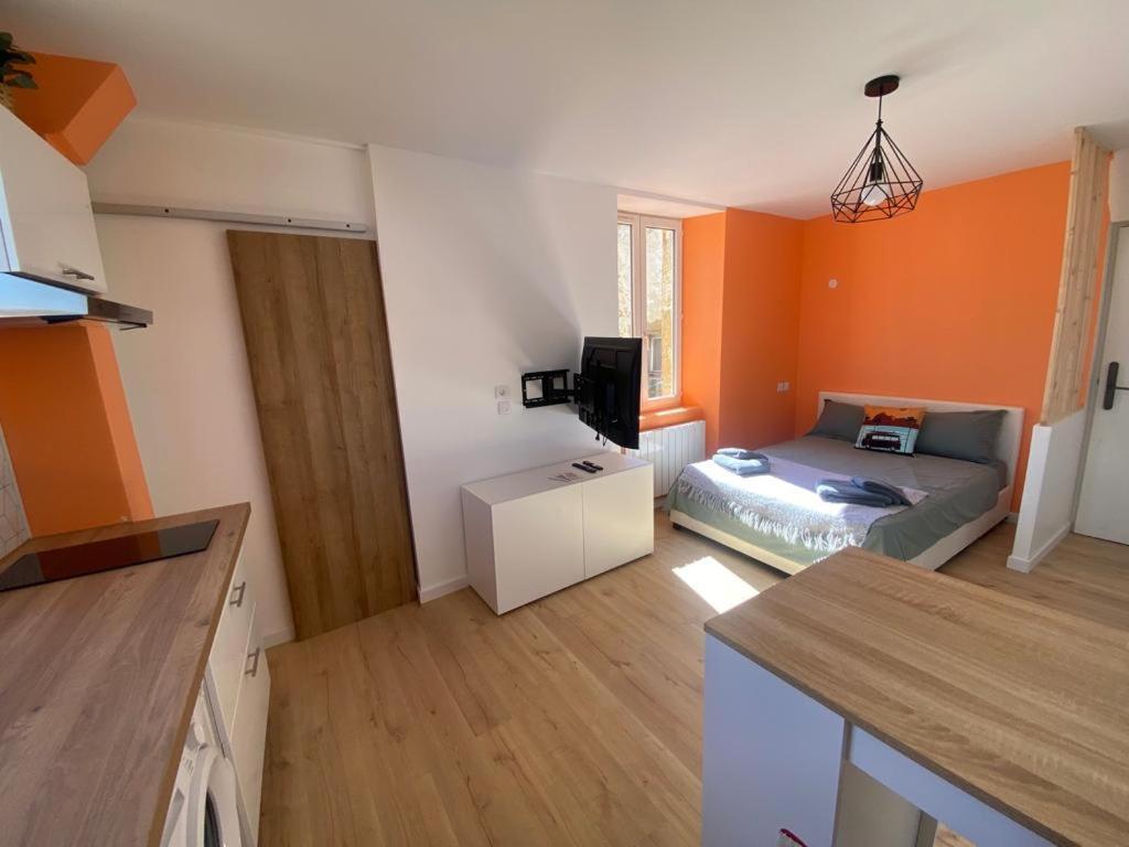 Lumineux Hypercentre Apartment